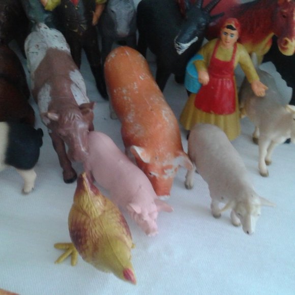 32 Rubber Animals - Picture 6 of 16